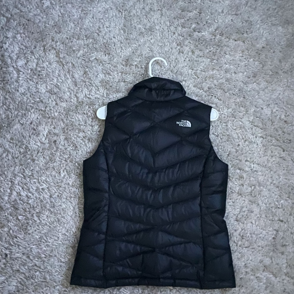 Black north face vest